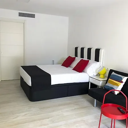 Ginosi Eccentric Apartel * Castelldefels